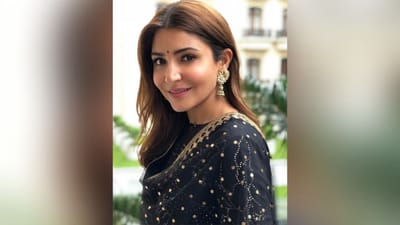 અનુષ્કા શર્મા - બોલિવુડમાં ઘણાં સ્ટાર્સ છે જે નોનવેજ છોડીને વેજિટેરિયન બન્યા છે. આ લિસ્ટમાં અનુષ્કા શર્માનું નામ સામેલ છે. 