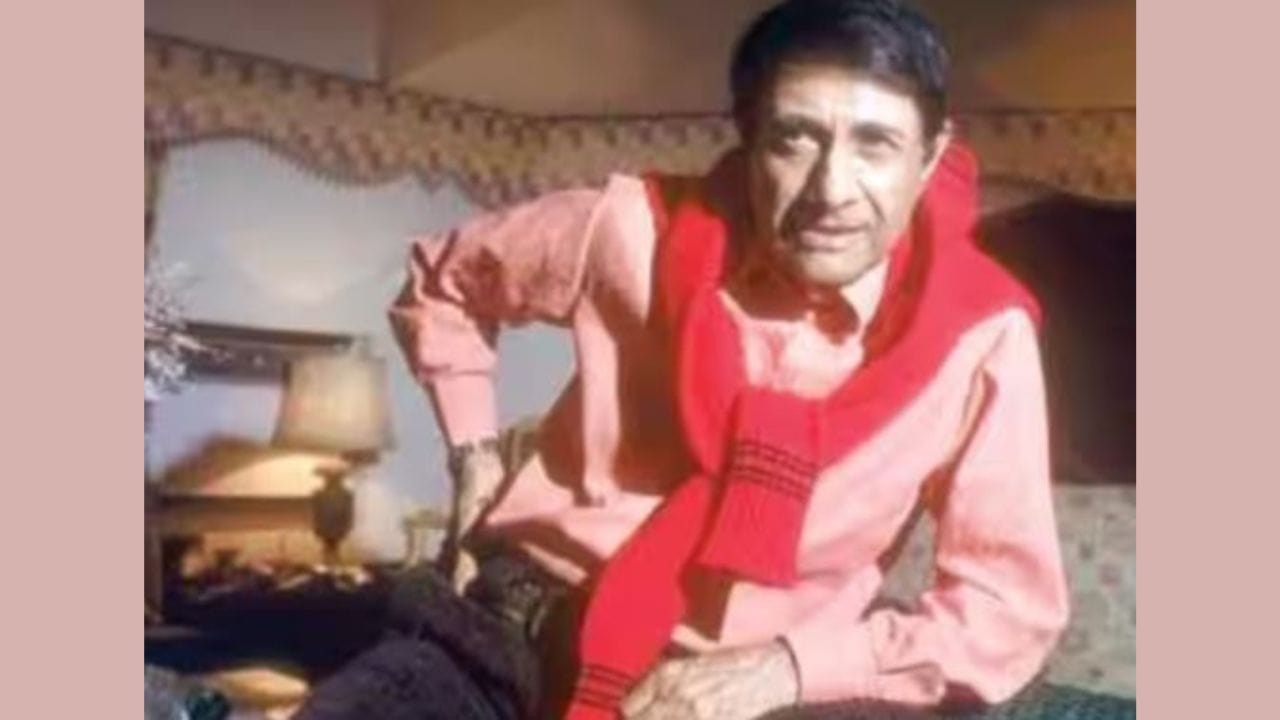 દેવ આનંદનું સાચું નામ ધર્મદેવ પિશોરીમલ આનંદ હતું. જો કે તાજેતરના દાયકાઓમાં આપણે ઘણા સુપરસ્ટાર જોયા છે, પરંતુ દેવ આનંદે જીવનના અંત સુધી જે રીતે પોતાની જાતને સંભાળી રાખી છે, તે માનવ તરીકેની તેમની મહાનતાને શબ્દોમાં વર્ણવવી મુશ્કેલ છે. દેવાનંદનું વ્યક્તિત્વ કેટલું મોટું છે એ કહેવાની જરૂર નથી પરંતુ આજે અમે તમને દેવાનંદના જૂના ઘર વિશે જણાવીશું જ્યાં તેઓ રહેતા હતા.
