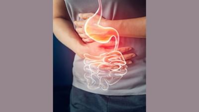 એસિડિટી : જે લોકોને એસિડિટીની સમસ્યા વધારે રહે છે તેને લસણથી દૂર રહેવું જોઈએ. પેટમાં બળતરા થવાનું જોખમ વધી જાય છે.