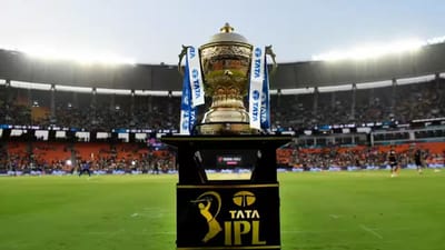ઈન્ડિયન પ્રીમિયર લીગ (IPL 2023)ની 16મી આવૃત્તિ શુક્રવારથી શરૂ થઈ રહી છે. ચેન્નાઈ સુપર કિંગ્સ (CSK) અને ગુજરાત ટાઇટન્સ (GT) વચ્ચેની ઉદ્ઘાટન મેચ સાથે, સમગ્ર ક્રિકેટ જગત ફરી એકવાર IPLના ઉત્સાહમાં ડૂબી જશે. ક્રિકેટરોના સમાચાર, સમીક્ષાઓ અને નિવેદનોએ ગતિ પકડી છે. દરેક શેરીમાં, દરેક ઘરમાં વિવિધ પ્રકારની ચર્ચાઓ થઈ રહી છે. ત્યારે આમાંથી એવા કયા ખેલાડી છે જેણે અત્યાર સુધીની IPL રમીને સૌથી વધુ કમાણી કરી છે . આ સ્ટોરીમાં અમે તમને જણાવા જઈ રહ્યા છે કે કોણે ટૂર્નામેન્ટના ઇતિહાસમાં સૌથી વધુ કમાણી કરનાર પ્લેયર બન્યા છે. ત્યારે ચાલો જાણીએ કે લીગમાંથી સૌથી વધુ કમાણી કરનારા ટોચના પાંચ ક્રિકેટરો કોણ છે અને ગયા વર્ષ 2022 સુધીમાં કેટલી કમાણી કરી છે. ( ફોટો ક્રેડિટ- ગુગલ )