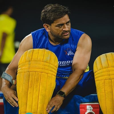 IPL 2023ની શરુઆત 31 માર્ચે થનારી છે. હવે જેના આડે માત્ર ગણતરીના દિવસો જ રહ્યા છે. આ લીગની શરુઆત થવાને લઈ આતુરતા પૂર્વક રાહ જોવાઈ રહી છે. ખાસ કરીને ચેન્નાઈ સુપર કિંગ્સની મેચ જોવા માટે ધોનીના ચાહકો આતુર છે. આઈપીએલની આગામી સિઝનની પ્રથમ મેચ ચેન્નાઈ અને ગુજરાત વચ્ચે રમાનારી છે. આમ આઈપીએલની શરુઆત સાથે જ ધોનીને એક્શનમાં જોવાનો મોકો મળશે. 