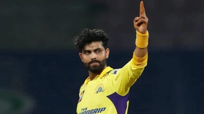 રવિન્દ્ર જાડેજા વિશ્વના શ્રેષ્ઠ ઓલરાઉન્ડર તરીકે ગણના થાય છે. વર્તમાન સમયમાં તે નંબર વન ઓલરાઉન્ડર ટેસ્ટ ફોર્મેટમાં છે. IPL માં તેનુ પ્રદર્શન શાનદાર છે અને તે ટૂર્નામેન્ટના સ્ટાર ખેલાડીઓમાં સામેલ છે. છેલ્લા એક દાયકાથી ધોનીની ટીમ ચેન્નાઈ સુપર કિંગ્સનો હિસ્સો છે. ચેન્નાઈની ટીમ જાડેજાને ધોની કરતા પણ વધારે સેલેરી આપે છે. જોકે જાડેજાની કરિયરમાં એક વાત જરુર કાયમ માટે ખટકતી રહેશે, એ છે પૈસા માટે ધોકેબાજીને લઈ આઈપીએલની એક સિઝનમાં તેની પર પ્રતિબંધ લાગ્યો હતો. 