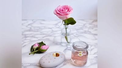 Skin Care: આ રીતે કરો ગુલાબજળનો ઉપયોગ, 15 દિવસમાં જ ખીલની સમસ્યાથી મળશે રાહત