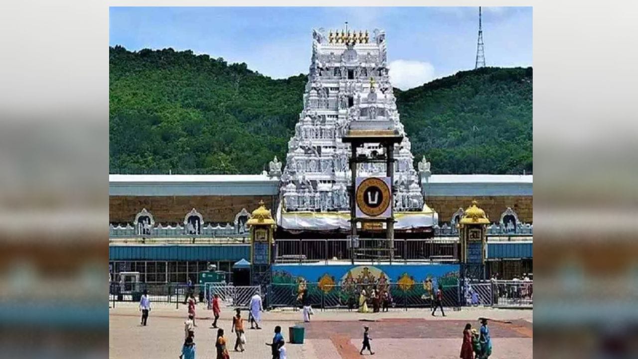 IRCTCના આ ટૂર પેકેજમાં, મુસાફરી ટ્રેન મોડથી થશે. તમારે એક જ પ્રવાસ પર વ્યક્તિ દીઠ 9050 રૂપિયાનું ભાડું ચૂકવવું પડશે. જો તમે બે લોકો સાથે મુસાફરી કરી રહ્યા છો તો તમારે પ્રતિ વ્યક્તિ 7390 રૂપિયાનું ભાડું ચૂકવવું પડશે. જો તમે ત્રણ લોકો સાથે મુસાફરી કરી રહ્યા છો તો તમારે 7290 રૂપિયા ચૂકવવા પડશે.