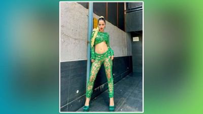 હંમેશા પોતાના અતરંગી ડ્રેસિંગ સેન્સના કારણે ચર્ચામાં રહેનાર સોશિયલ મીડિયા સેન્સેશન ઉર્ફી જાવેદને કોઈ અલગ ઓળખની જરૂર નથી.