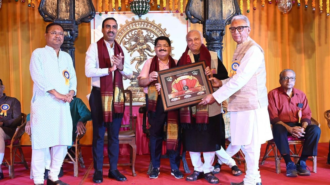 હેરિટેજ શહેર અમદાવાદમાં થઈ વિશ્વ રંગભૂમિ દિવસની ખાસ ઉજવણી, આ રેસ્ટોરન્ટમાં કલાકારોને સન્માનિત કરવામાં આવ્યા