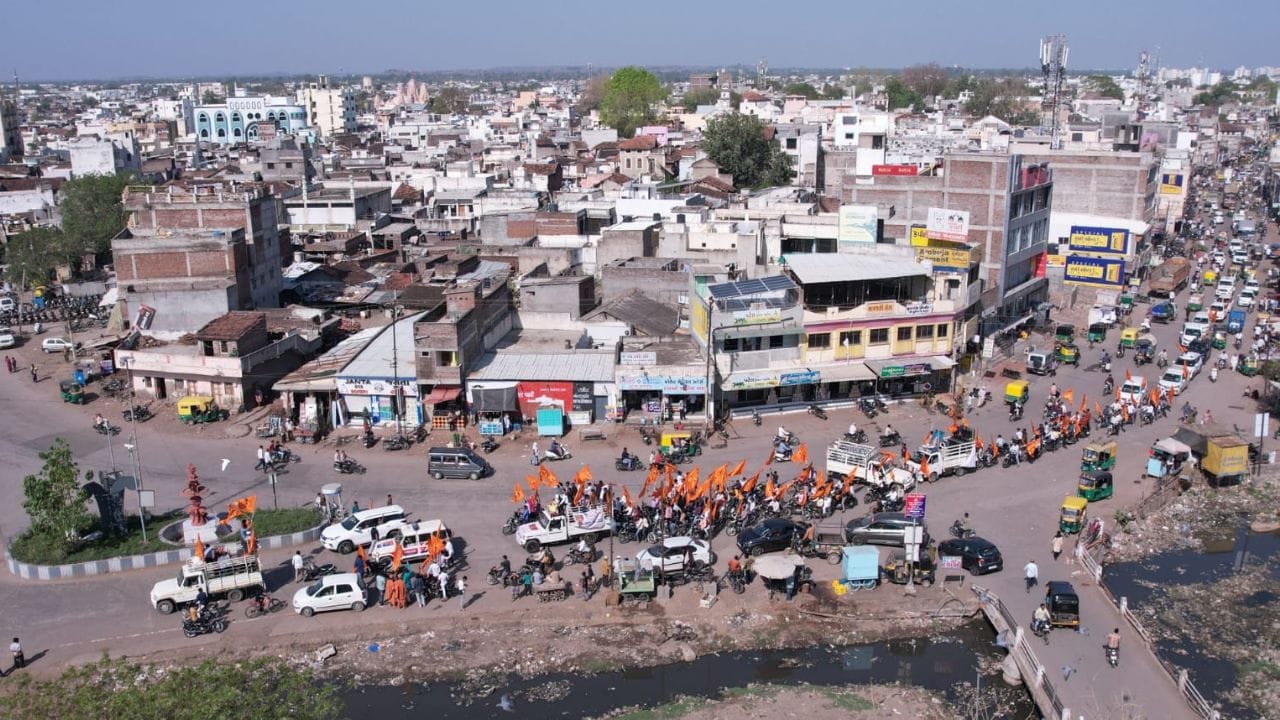પ.પૂ.શાસ્ત્રી સ્વામી હરિપ્રકાશદાસજી (અથાણાવાળા)ની પ્રેરણાથી તથા કોઠારી શ્રી વિવેકસાગરદાસજી સ્વામી, ગુરુ પુરાણી શ્રી વિષ્ણુપ્રકાશદાસજી સ્વામી(અથાણાવાળા)ના માર્ગદર્શનથી “શ્રી હનુમાન જયંતી” બાઈક રેલીનું આયોજન થયું હતું.