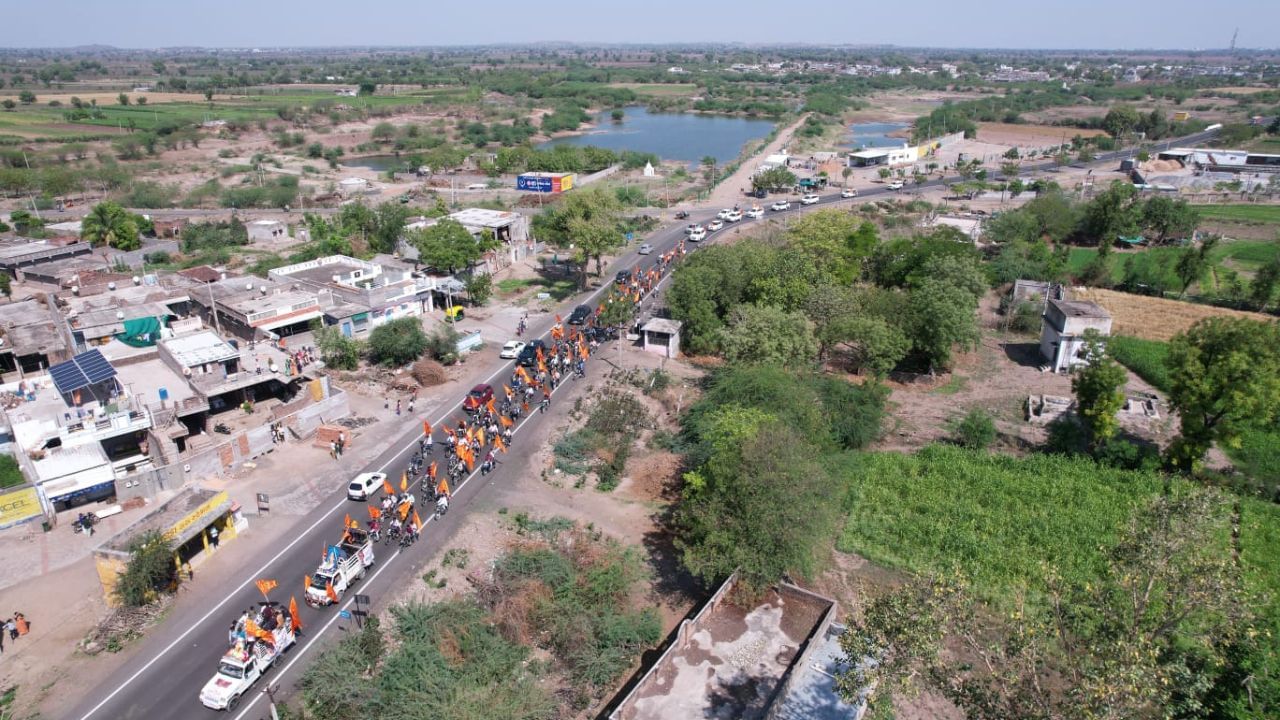 આ બાઇક રેલી બોટાદ, નાગલપર, જોટીંગડા, ટાટમ, ગોરડકા, ગઢપુર, ઉગામેડી, નિંગાળા, પાટી, સરવઈ અને લાઠીદડ ગામોમાં ફરી હતી. અને, બાઇક રેલી થકી ગ્રામજનો -નગરજનોને “શ્રી હનુમાન જયંતિ” તેમજ દાદાના દર્શનનો મહિમા પહોંચાડી હતી. 