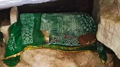 Mumbai : 24 કલાકમાં ગેરકાયદેસર મઝાર હટાવો, નહી તો અમે રામ મંદિર બનાવીશુ, MNS કાર્યકરે ઉચ્ચારી ચીમકી