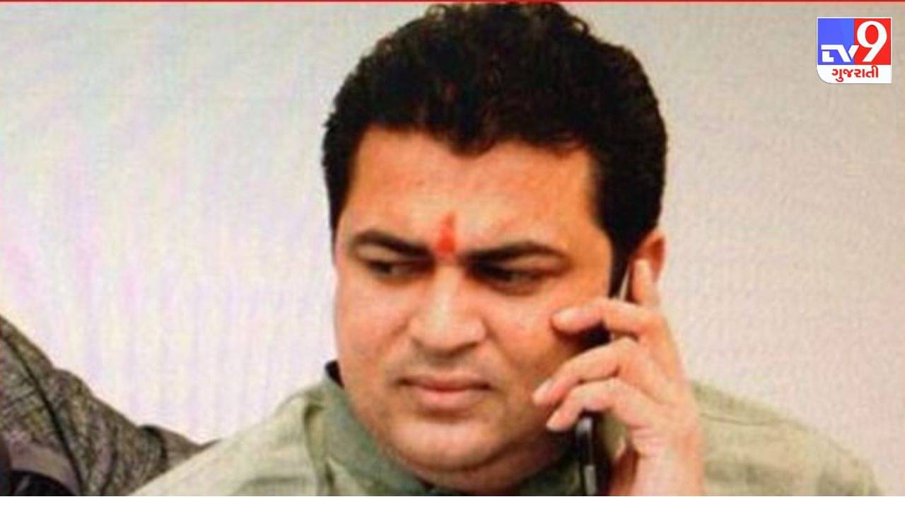 Gujarati Video: સાંસદ રાજેશ ચુડાસમા અમિત શાહના 2 કાર્યક્રમમાં ગેરહાજર, ડો. અતુલ ચગના પરિવારે રાજેશ ચુડાસમા પર લગાવ્યા છે આરોપ