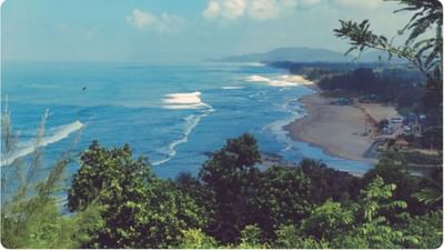 India's Peaceful Beach Town:  ગોવાની જેમ, ભારતના કર્ણાટક રાજ્યનું ગોકર્ણ પણ પ્રવાસીઓને લલચાવતું સ્થળ છે, અહીંથી પાછા આવ્યા પછી પણ ગોકર્ણનો ભવ્ય નજારો તમારી આંખોમાંથી અદૃશ્ય નહીં થાય. અહીં આવ્યા પછી મનને શાંતિ મળે છે.