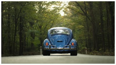 ઘણા લોકો રોડ ટ્રીપના શોખીન હોય છે. કારમાં ગીતો સાંભળીને રસ્તા પર મુસાફરી કરવાની મજા જ અલગ છે. જ્યારે તમે રસ્તામાં સુંદર દૃશ્યોનો આનંદ માણી શકો છો. આવો જાણીએ તમે રોડ ટ્રીપ માટે કઇ જગ્યાએ જઇ શકો છો.