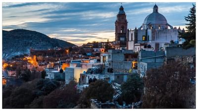 ઉનાળાની રજાઓના આગમન પર ઘણા લોકો વિદેશ ફરવા પણ જતા હોય છે. આવી સ્થિતિમાં અહીં કેટલીક બજેટ ફ્રેન્ડલી જગ્યાઓ પણ જણાવવામાં આવી છે. તમે આ જગ્યાઓ પર સસ્તામાં ઘણો આનંદ માણી શકશો. ચાલો જાણીએ આ કઈ કઈ જગ્યાઓ છે.