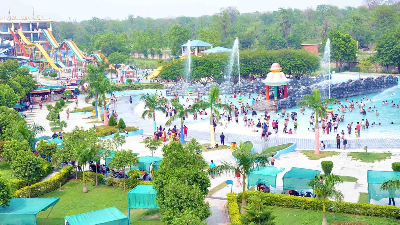 દેહરાદૂનના લોકો ફન વેલીમાં બાળકો સાથે મસ્તી કરી શકે છે. તમારો દિવસ બનાવવા માટે અહીં ઘણી બધી સગવડ છે. બાળકો સાથે, તમે પણ પોતાને બાળક બનવાથી રોકી શકશો નહીં.