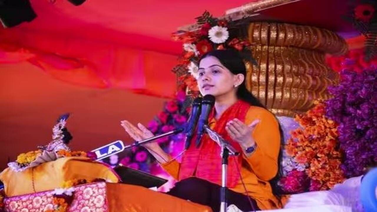 પ્રખ્યાત વાર્તાકાર જયા કિશોરીએ કહ્યું છે કે સારા માણસોને સમજવા માટે પોતાનામાં સારાપણું હોવું જરૂરી છે. તમારી લાગણીઓને દબાવવાથી તમે શક્તિશાળી નહીં બની શકો. વાસ્તવિકતા એ છે કે લાગણીઓને દબાવવાથી તમે નબળા પડી જશો. કરેલાં સત્કર્મ ક્યારેય એળે નથી જતા. તે એક અથવા બીજી રીતે અણધારી રીતે પાછા આવે છે.