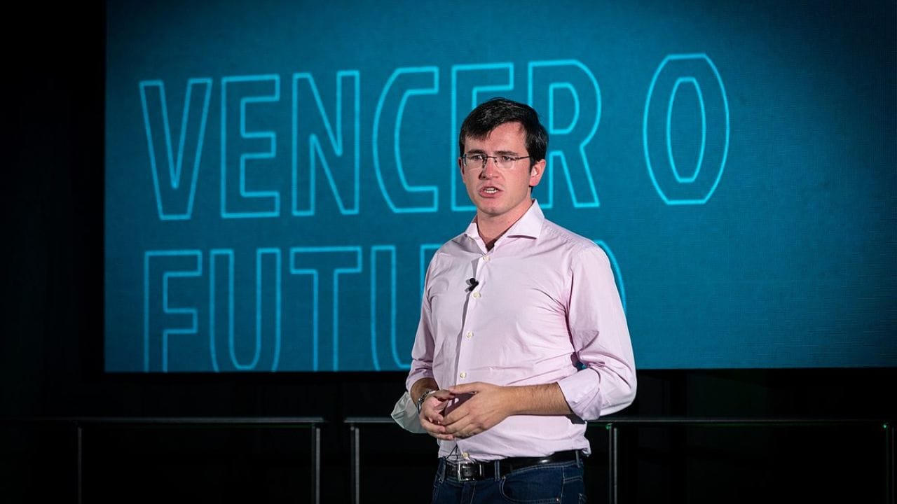   પોર્ટુગલના સાંસદ મિગુએલ કોસ્ટા માટોસે -  ભારત માત્ર સદીઓ જૂનો દેશ નથી પરંતુ વિશ્વનો સૌથી મોટો લોકશાહી દેશ પણ છે. તેમનું કહેવું છે કે ભારત હંમેશા વસુધૈવ કુટુંબકમની વિભાવના પર ધ્યાન કેન્દ્રિત કરે છે. IMF વિભાગના વડા ડેનિયલ લેઈએ ભારતીય અર્થતંત્રની પ્રશંસા કરી હતી. તેમણે કહ્યું કે 2022માં ભારતનો વિકાસ દર 6.8 છે. અત્યારે આખી દુનિયાની તમામ સ્થિતિઓમાં આ શ્રેષ્ઠ છે.