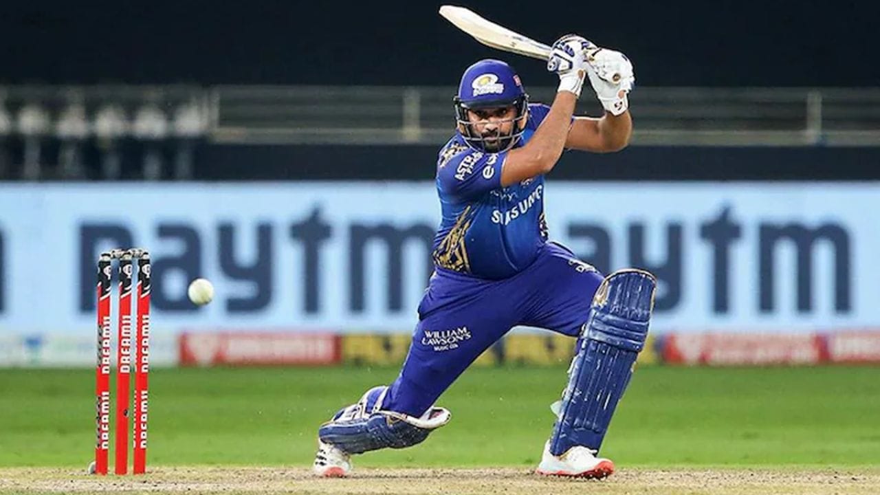  ચોથા સ્થાન પર મુંબઇ ઇન્ડિયન્સના કેપ્ટન રોહિત શર્મા છે. શર્માએ આઇપીએલમાં 2008 થી અત્યાર સુધી 234 મેચ રમતા 229 ઇનિંગમાં 30.14ની એવરેજથી 6060 રન બનાવ્યા છે.