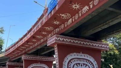 સુરત શહેરને ખૂબસૂરત બનાવવા માટે ચાલી રહેલી ઝુંબેશમાં સુરત મહાનગરપાલિકા દ્વારા અનેક બ્રીજ અને રોડ પર વૃક્ષના કુંડાને વિવિધ  પેઇન્ટિંગ કરીને નવું રૂપ રંગ આપી રહ્યા છે . 