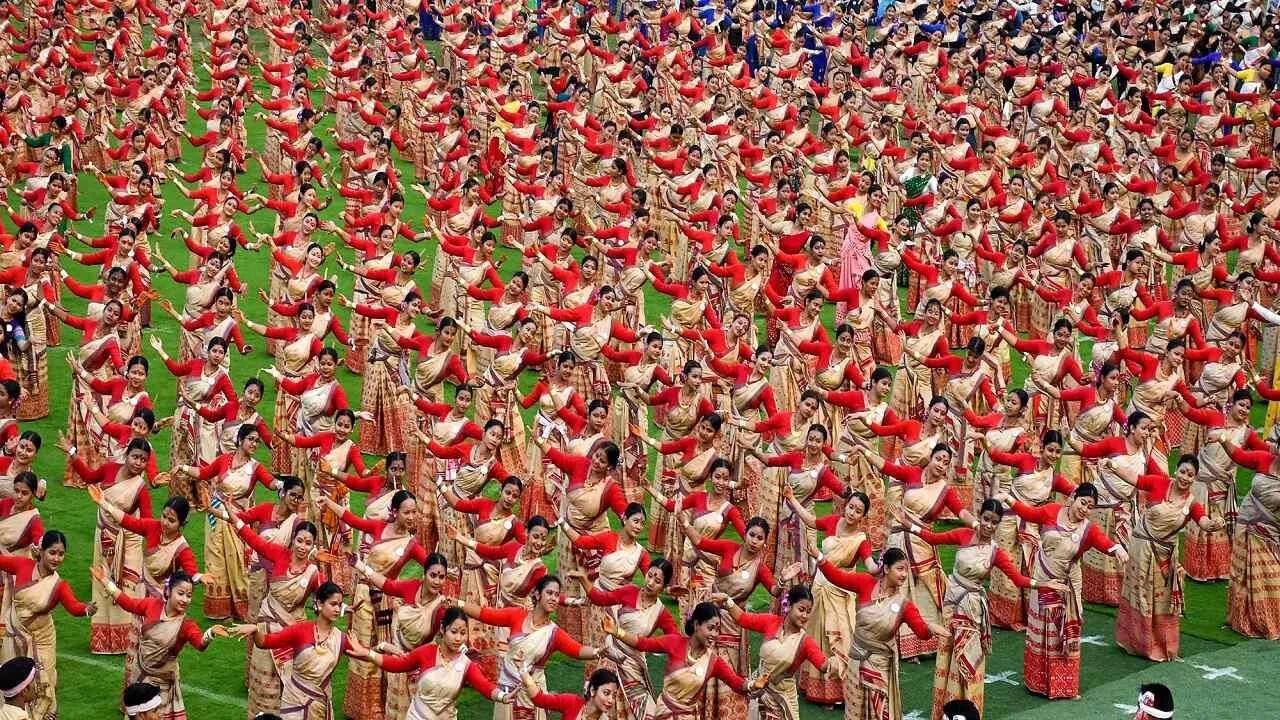 History Created In Assam Artists Performed Bihu Dance In Front