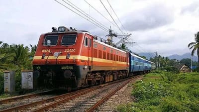 પ્રવાસનને પ્રોત્સાહન આપવા માટે, IRCTC દેશ અને વિદેશમાં સમયાંતરે ટુર પેકેજો લોન્ચ કરવાનું ચાલુ રાખે છે. આ પેકેજો હેઠળ, તમે અનેક ધાર્મિક સ્થળોની મુલાકાત લઈ શકશો. સાથે તમે દક્ષિણના અનેક સ્થાનો ફરવાની તક મળશે.10 રાત્ર અને 11 દિવસના આ પેકેજની શરુઆત 30 એપ્રિલના રોજ થી થશે. જો તમે આ પેકેજ હેઠળ બુકિંગ કરાવો છો તો તમારે ગોરખપુરથી ટ્રેન પકવી પડશે. 