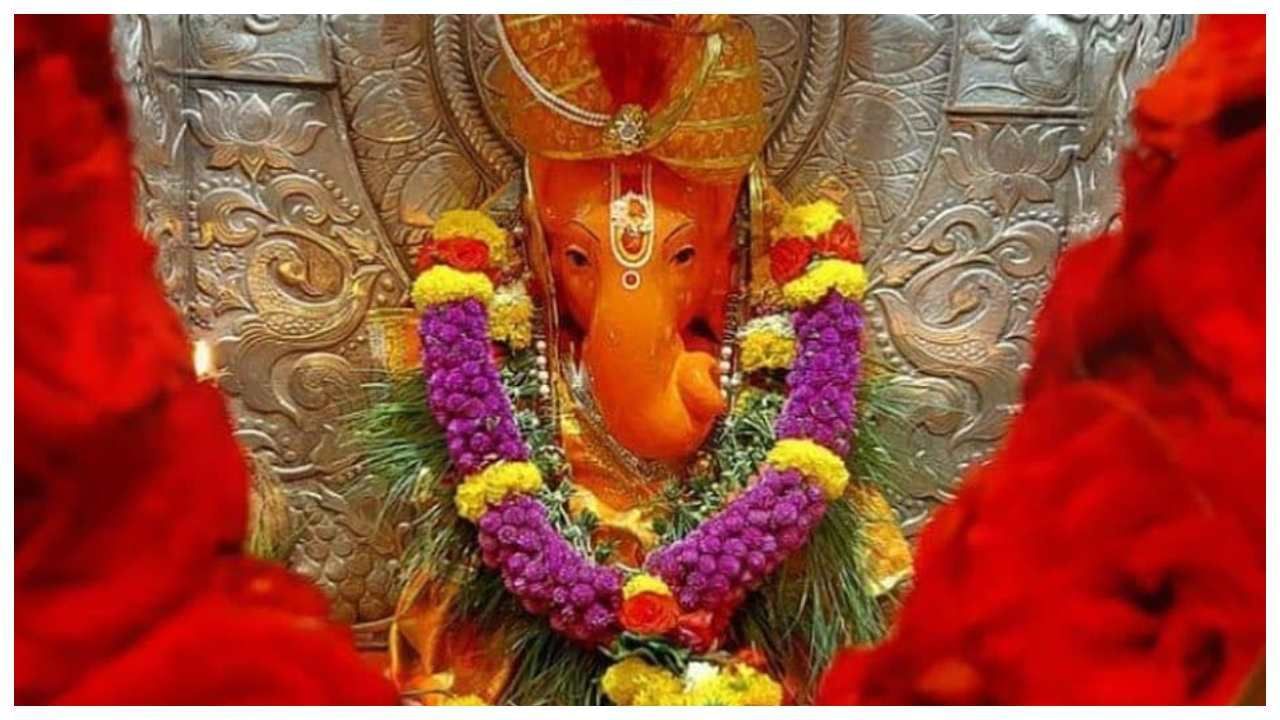 શ્રી નવશ્યા ગણપતિ મંદિર - આ મંદિરનું નિર્માણ લગભગ 400 વર્ષ પહેલા થયું હતું. આ મંદિર ભગવાન ગણેશને સમર્પિત છે. આ મંદિર સુંદર લીલાછમ દ્રશ્યો વચ્ચે આવેલું છે. દર વર્ષે અહીં મોટી સંખ્યામાં લોકો મુલાકાત લેવા આવે છે. (Photo Credit/Twitter/@BharatTemples_)