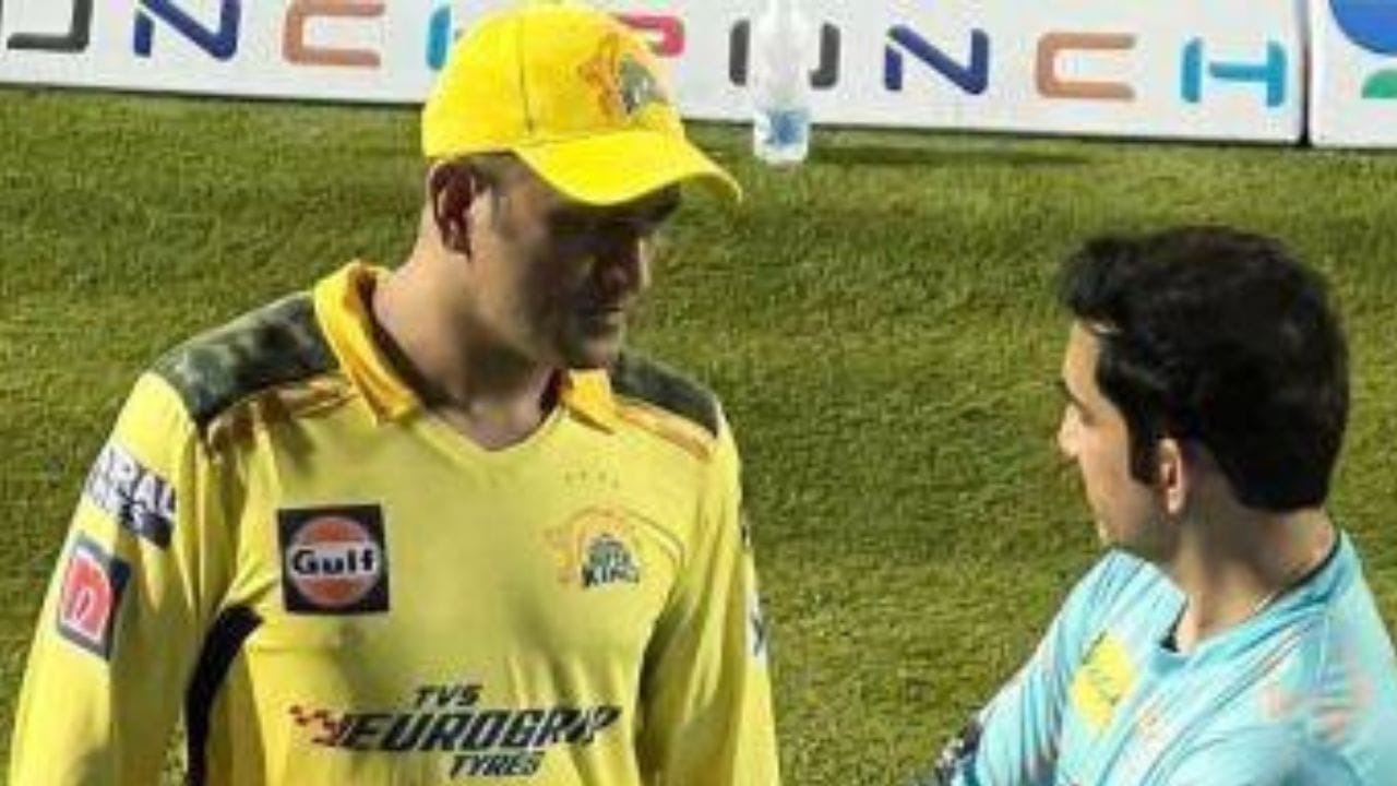 સેહવાગની જેમ જ, ગૌતમ ગંભીર ટી20 વર્લ્ડ કપ અને 50 ઓવરનો વર્લ્ડ કપ જીતનાર ભારતીય ટીમનો ભાગ હતો. તેણે 2011માં વર્લ્ડ કપ ફાઇનલમાં મહત્ત્વની ભૂમિકા ભજવી હતી, તેણે 97 રન બનાવ્યા હતા અને ધોનીની સાથે મેચ વિનિંગ ભાગીદારી બનાવી હતી.2012 માં ઓસ્ટ્રેલિયામાં ટ્રાય સિરીઝમાં ભારતીય કેપ્ટન દ્વારા ગંભીરને ધીમા ફિલ્ડર તરીકે પણ વર્ણવવામાં આવ્યો હતો અને ફોર્મમાં હોવા છતાં તેને કેટલીક મેચોમાંથી બહાર રાખવામાં આવ્યો હતો.  ગંભીરે અનેક નિવેદનો આપ્યા હતા જે ધોની પર નિશાન સાધ્યું હોય તેમ પણ માનવામાં આવ્યું હતુ.