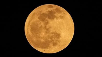 આ રીતે ચંદ્રગ્રહણ દરમિયાન દિલ્હીમાં ચંદ્ર દેખાયો