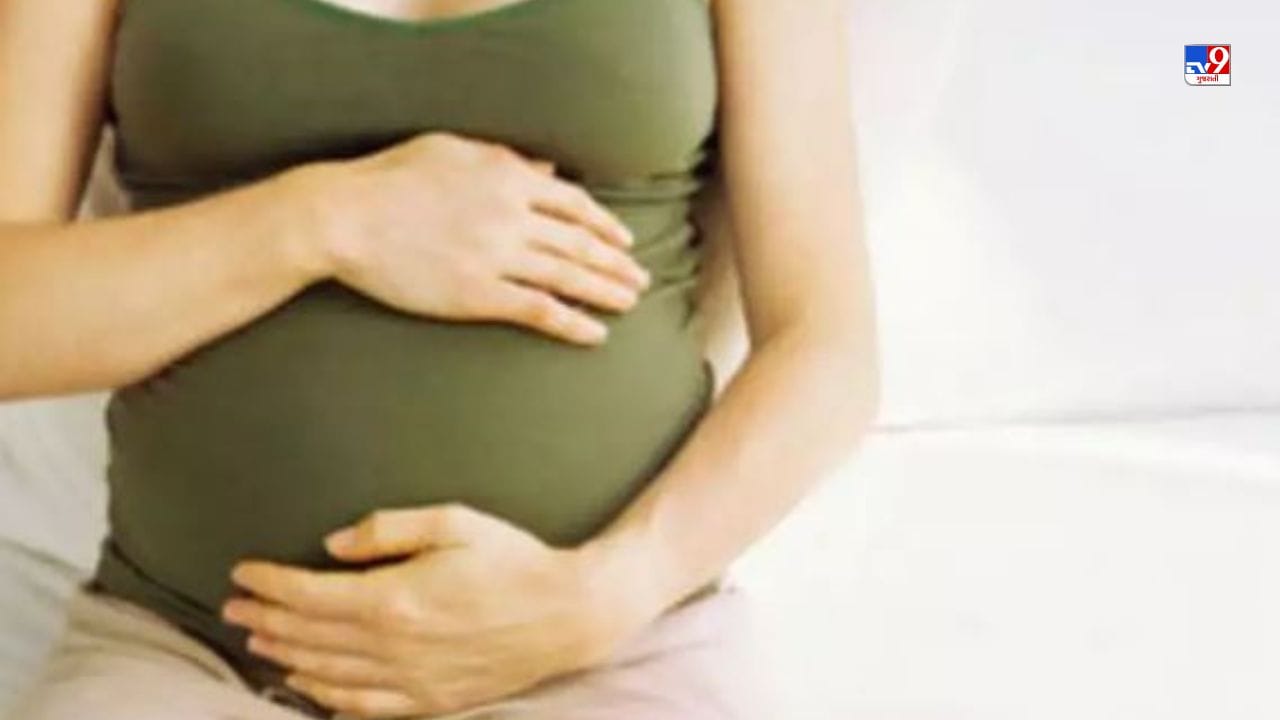 મેથીના દાણા શરીરમાં એનિમિયા દૂર કરે છે. તેમાં રહેલું આયર્ન લોહી વધારવામાં મદદરૂપ છે. મેથીના દાણા ગર્ભાવસ્થા અને સ્તનપાન દરમિયાન આયર્નની ઉણપ ધરાવતી સ્ત્રીઓ માટે ઉપયોગી છે.