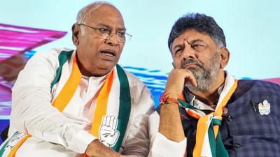 Karnataka Election: 'કરપ્શન રેટ કાર્ડ'ની જાહેરાત કોંગ્રેસને પડી મોંઘી, ભાજપની ફરિયાદ પર ચૂંટણી પંચે ફટકારી નોટિસ