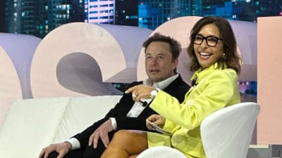 લિન્ડા યાસરિનો એ એલોન મસ્કની જૂની મિત્ર છે. હાલમાં જે તેઓ એક પ્રેસ કોન્ફરન્સમાં સાથે જોવા મળ્યા હતા. ગયા વર્ષે ઓક્ટોબર મહિનામાં એલોન મસ્કે ટ્વિટરને 44 અરબ ડોલરમાં ખરીદ્યુ હચું. ત્યારબાદ ભારતીય મૂળની સીઈઓ પરાગ અગ્રવાલને કંપનીમાંથી બહાર કરવામાં આવ્યા હતા. અને એલોન મસ્કે પોતે જવાબદારી સંભાળી હતી.