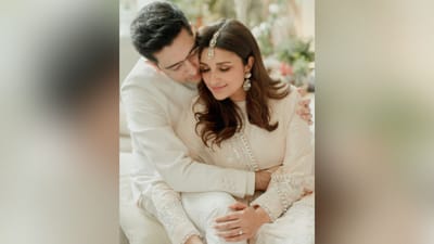 બોલિવુડ એક્ટ્રેસ પરિણીતી ચોપરા અને રાઘવ ચઢ્ઢાએ લાંબા સમયથી અફેરની ચર્ચાઓ કર્યા બાદ સગાઈ કરી લીધી છે. રાઘવે સગાઈ પછી તરત જ ઘણી તસવીરો શેર કરી છે. (Image: Raghav Chadha Twitter)