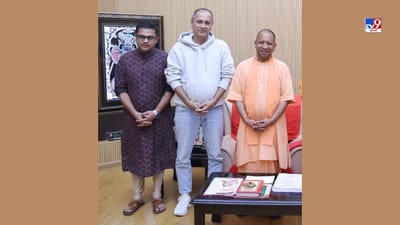 ફિલ્મ 'ધ કેરલ સ્ટોરી'ને મધ્યપ્રદેશમાં ટેક્સ ફ્રી કર્યા બાદ યુપીમાં પણ તેને ટેક્સ ફ્રી કરી દેવામાં આવી છે. જે બાદ હવે ફિલ્મની ટીમ યુપીના સીએમ યોગી આદિત્યનાથને મળી હતી.