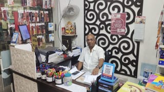 Vadodara: રૂપિયા 2 હજારની નોટ સામે રૂ. 2,200ના મુલ્યની વસ્તુઓ મળશે, વેપારીની અનોખી ઓફર, જુઓ Photos