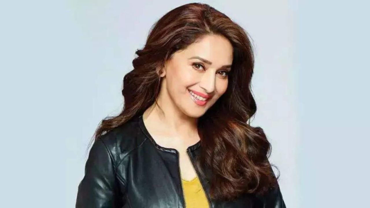 Madhuri Dixit Affairs:  90ના દાયકાની સૌથી સફળ અભિનેત્રીઓમાંની એક માધુરી દીક્ષિતે અચાનક લગ્ન કરીને બધાને ચોંકાવી દીધા હતા. ટોચની અભિનેત્રી માધુરીએ જ્યારે કારકિર્દીની ટોચ પર હતી ત્યારે લગ્ન કર્યા હતા અને લગ્ન કર્યા બાદ તે ફિલ્મોથી દૂર અમેરિકા જતી રહી હતી. ડો. નેને પહેલા પણ માધુરીનું નામ કેટલાક લોકો સાથે જોડાયેલું હતું, જેમણે પણ ઘણી હેડલાઈન્સ બનાવી હતી.