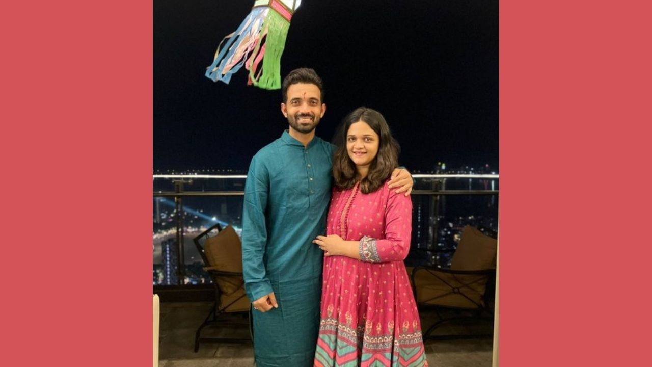 સ્થાનિક ક્રિકેટમાં તેના શ્રેષ્ઠ પ્રદર્શનને કારણે રહાણેને 2011માં ઈંગ્લેન્ડ પ્રવાસ પર ભારતીય ટીમમાં તક મળી હતી.તેણે ચેસ્ટર-લે-સ્ટ્રીટ ખાતેની તેની પ્રથમ વન-ડે મેચમાં ઓપનર તરીકે 40 રન બનાવ્યા હતા. જોકે, તેણે ટેસ્ટ ડેબ્યૂ માટે રાહ જોવી પડી હતી. તેણે માર્ચ 2013માં દિલ્હીમાં ટેસ્ટ ડેબ્યૂ કર્યું હતું. ઓસ્ટ્રેલિયા સામેની તેની પ્રથમ ટેસ્ટ મેચમાં રહાણે 2 ઇનિંગ્સમાં માત્ર 8 રન જ બનાવી શક્યો હતો. (All photo: Ajinkya Rahane's Instagram)