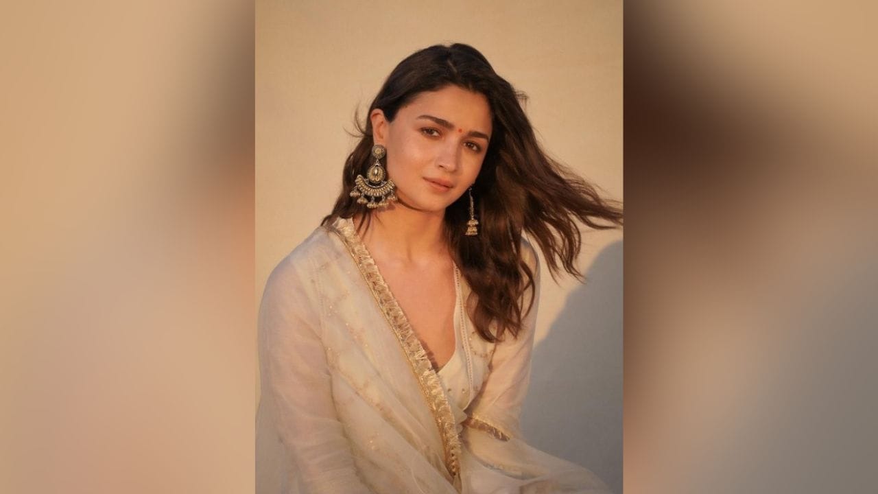 આલિયા ભટ્ટ - આલિયા ભટ્ટનું નામ પણ આ લિસ્ટમાં સામેલ છે. (Image : Social Media)