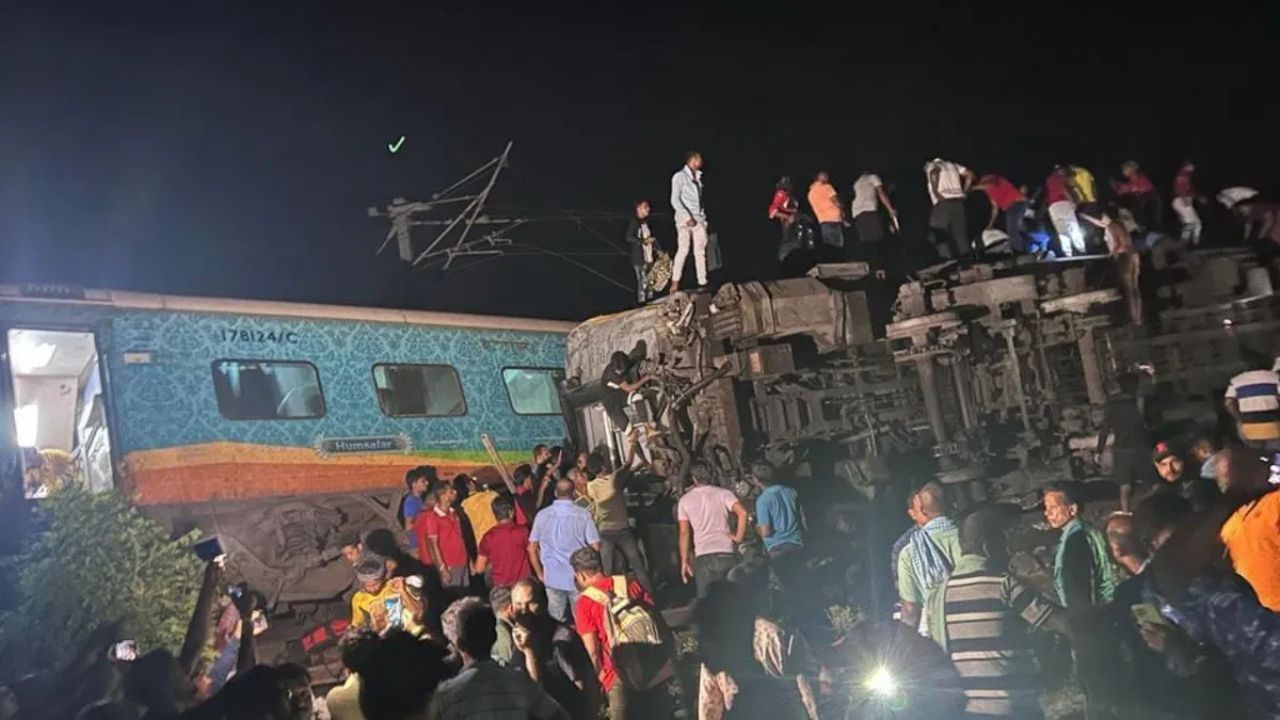 Breaking News Coromandel Express Train Accident- કોરોમંડલ એક્સપ્રેસ ગુડ્સ ટ્રેન સાથે અથડાઈ અને પાટા પરથી ઉતરી ગઈ