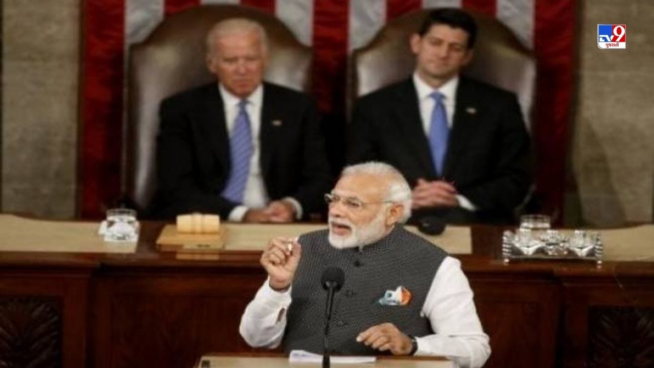 વડાપ્રધાન મોદીએ H-1B વિઝા સાથે જોડાયેલી બાબતો જણાવી. વડાપ્રધાન નરેન્દ્ર મોદીએ કહ્યું કે H-1B વિઝાનું રિન્યુ અમેરિકામાં જ થશે. આ માટે તમારે બહાર જવાની જરૂર નથી. વિઝા રિન્યુઅલ માટે આ વર્ષે પાઈલોટ પ્રોજેક્ટ શરૂ થઈ રહ્યો છે
