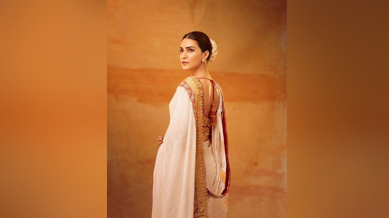 કૃતિએ પોતાની મહેનતના દમ પર આજે હિન્દી સિનેમામાં પોતાની ખાસ ઓળખ બનાવી છે. આ સાથે એક્ટ્રેસ ઘણી કમાણી કરી રહી છે. કૃતિ સેનનની પ્રોપર્ટીની વાત કરીએ તો, Caknowledgeના રિપોર્ટ મુજબ એક્ટ્રેસ 29 કરોડની પ્રોપર્ટીની માલિક છે. (Image : Instagram)