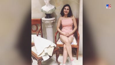 UPSC Success Story : UPSC પરીક્ષા પાસ કરનારા ઉમેદવારો લાખોની ભીડમાં પોતાની અલગ ઓળખ બનાવે છે. આ વર્ષે UPSC સિવિલ સર્વિસિસનું પરિણામ જાહેર થયા પછી 933 ઉમેદવારોની પસંદગી કરવામાં આવી છે. પરિણામ જાહેર થતા જ યુપીના હાપુડ જિલ્લાની રહેવાસી આશના ચૌધરીની ચર્ચા દરેક જગ્યાએ થઈ રહી છે. તેને 'બ્યુટી વિથ બ્રેઈન' તરીકે ઓળખવામાં આવે છે. આવો જાણીએ તેમના વિશે.
