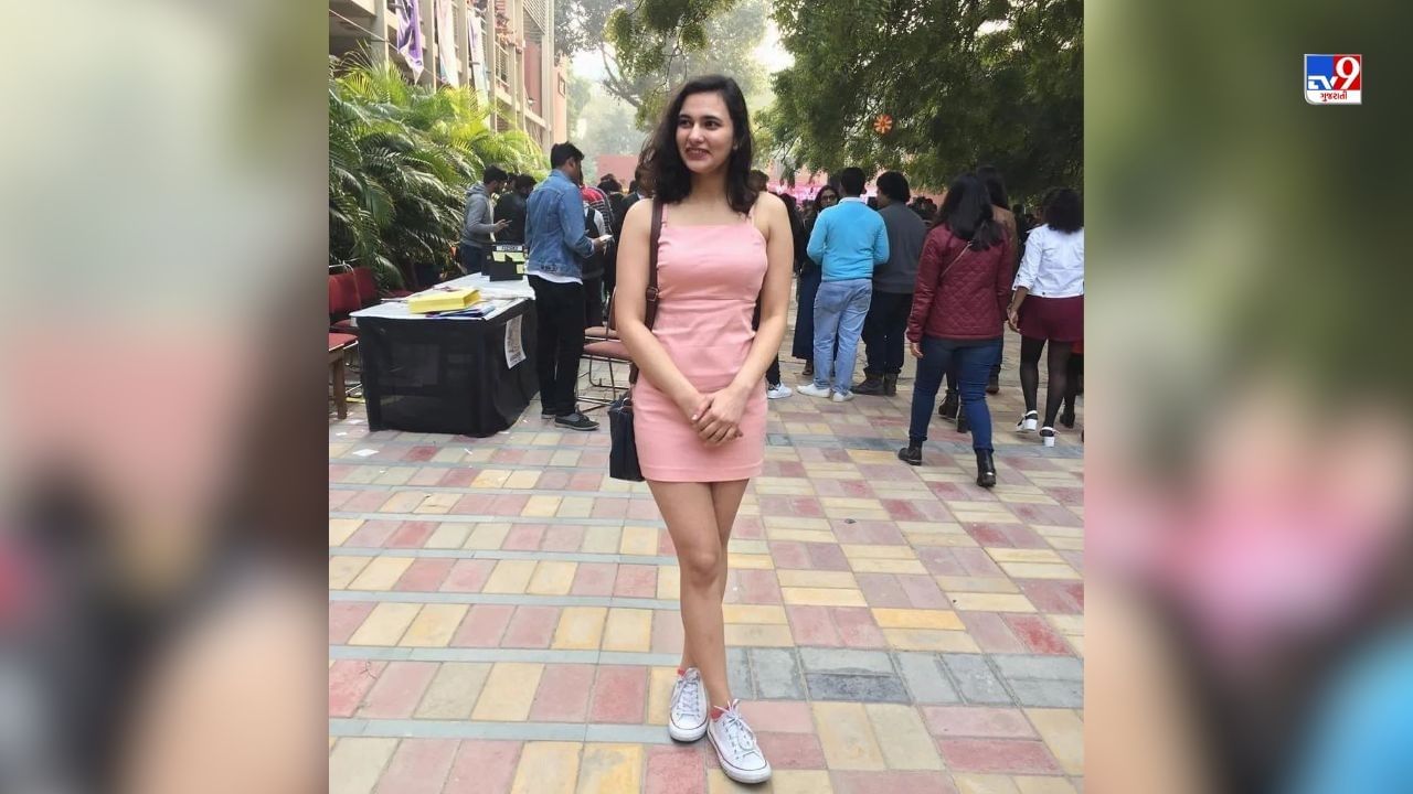 તે શરૂઆતથી જ સમાજ સેવા માટે કામ કરવા માંગતી હતી. તેમણે એક NGO માટે પણ કામ કર્યું છે, જેણે વંચિત બાળકોના શિક્ષણમાં મદદ કરી હતી. આશના એક સમૃદ્ધ પરિવારમાંથી આવે છે. તેમના પરિવારના મોટાભાગના સભ્યો PhD હોલ્ડર છે. તેના પિતા અજીત ચૌધરી પણ પ્રોફેસર છે.
