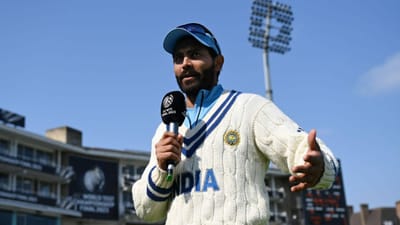 વર્લ્ડ ટેસ્ટ ચેમ્પિયનશિપની ફાઈનલ મેચમાં જાડેજા ભારતીય ટીમ માટે ધમાલ મચાવી રહ્યો છે. પ્રથમ ઈનિંગમાં 48 રનની ઈનિંગ રમ્યા બાદ તેણે ત્રીજા દિવસની રમતમાં 2 વિકેટ લીધી હતી. આ 2 વિકેટ લેતા જ તેણે ઈતિહાસ રચ્યો છે. 