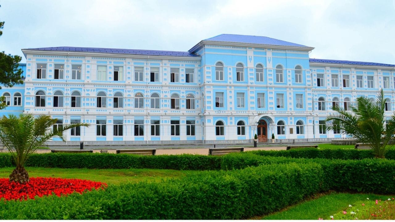 5- Batumi Shota Rustaveli State University Georgia- બટુમી શોટા રુસ્તાવેલી સ્ટેટ યુનિવર્સિટી જ્યોર્જિયા અદજારાના સ્વાયત્ત પ્રજાસત્તાકની રાજધાની બટુમીમાં સ્થિત છે. આમાં પ્રવેશ લેવા માટે bsu.edu.ge નો સંપર્ક કરવો. અહીં NEET પરીક્ષા માટે મૂલ્યવાન સંસાધનો છે જે તમને તમારી NEET પરીક્ષાની તૈયારીને વધારવામાં મદદ કરશે.