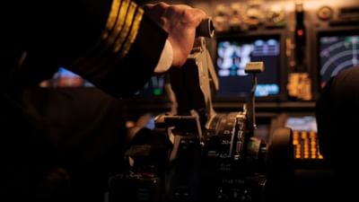 જો તમે 12મા ધોરણ પછી પાઈલટ તરીકે કરિયર બનાવવાનું વિચારી રહ્યા છો, તો તમે પાઈલટ તાલીમ કાર્યક્રમ અપનાવી શકો છો. પાયલોટ બનવા માટે તમારે કઈ લાયકાતની જરૂર છે અને ભારતીય વાયુસેનામાં જોડાવા માટે તમારે શું કરવાની જરૂર છે? તેની વિગતો અહીં જોઈ શકાય છે.
