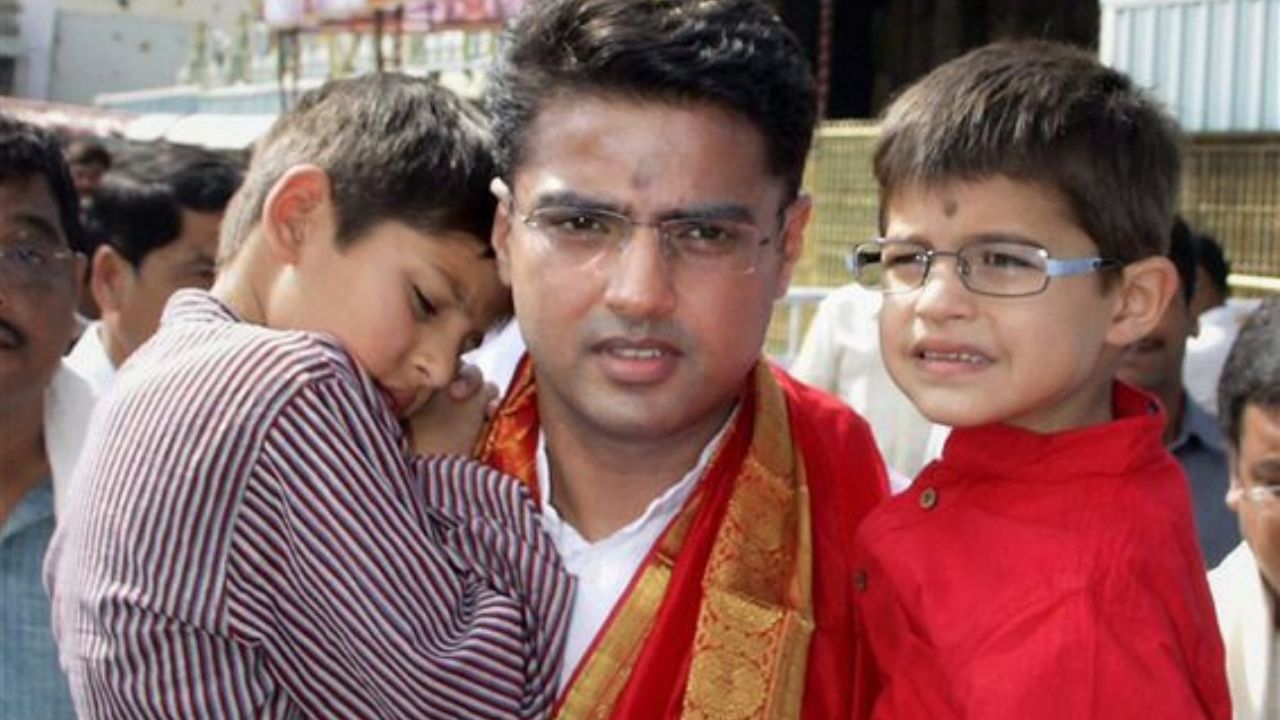 સચિન પાયલટ અને સારા પાયલટને બે બાળકો છે. એક પુત્રનું નામ અરણ પાયલટ જ્યારે બીજા પુત્રનું નામ વિહાન પાયલટ છે. બંને અત્યારે અભ્યાસ કરી રહ્યા છે.