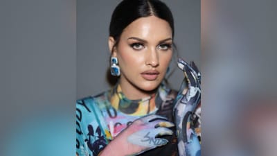 હિમાંશીએ તેનું લેટેસ્ટ ફોટોશૂટ ઈન્સ્ટાગ્રામ પર શેર કર્યું છે, હિમાંશી પ્રિન્ટેડ આઉટફિટમાં જોરદાર લાગી રહી છે. (PC: Instagram)