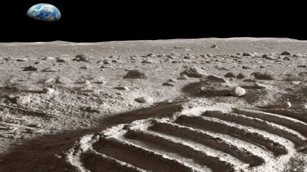 તમે અવારનવાર સાંભળ્યું હશે કે ફલાણાએ ચંદ્ર પર જમીન લીધી છે. જો તમે પણ ચંદ્ર પર જમીન લેવા ઈચ્છો છો, તો ચાલો તમને જણાવીએ કે તમને ચંદ્ર પર જમીન માટે કેટલા રૂપિયા ખર્ચવા પડશે.(ફોટો ક્રેડિટ- ગુગલ)