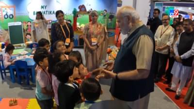 બાલવાટિકામાં બાળકોની વચ્ચે પહોંચ્યા PM મોદી, બાળકોને પૂછ્યુ મોદીજીને ઓળખો છો? મળ્યો આ જવાબ, જુઓ VIDEO