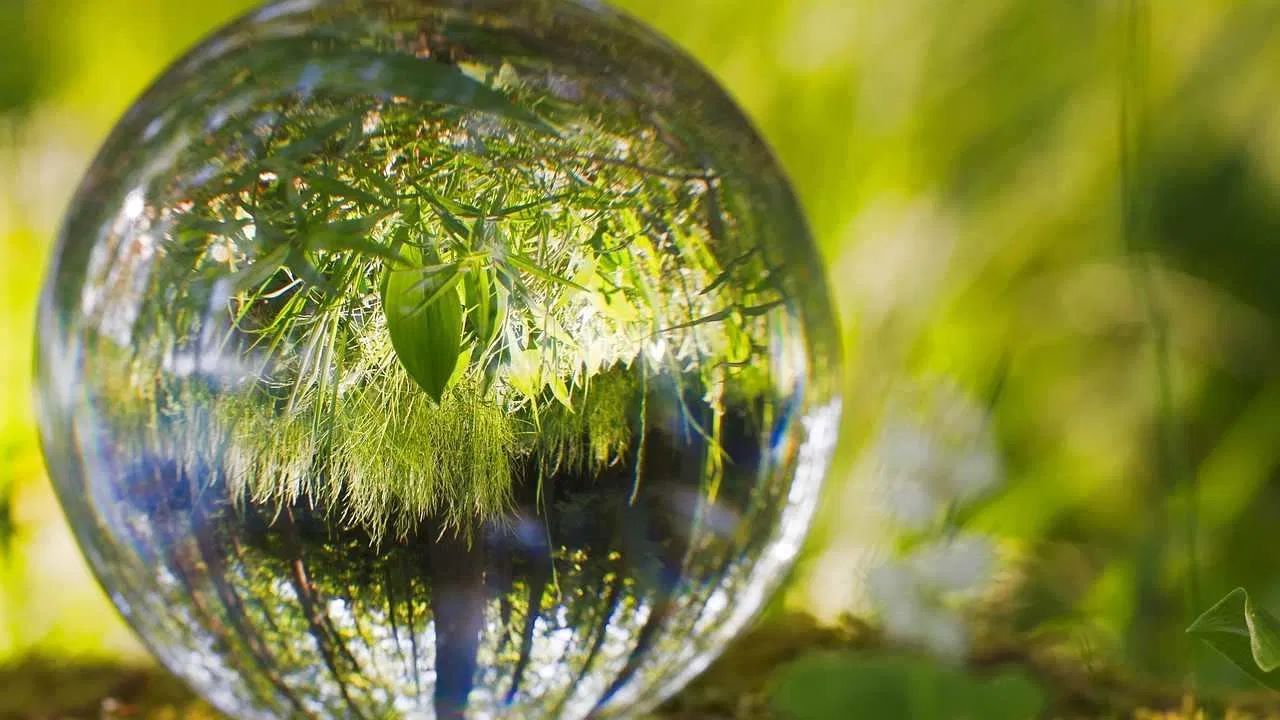 પૃથ્વીની રચના અચાનક નથી થઈ: સંશોધકોનું માનવું છે કે પૃથ્વીની રચના અચાનક થઈ નથી. ધીમે ધીમે, સમય જતાં સામગ્રી ઉમેરવામાં આવી, તે બનાવવામાં આવ્યું. આ જ કારણ છે કે પૃથ્વીની સૌથી નીચી સપાટી એટલે કે નીચલા આવરણ અને સૌથી ઉપરની સપાટી પરથી ઘણી માહિતી મેળવી શકાય છે. સંશોધક ડૉ. ફ્રાન્કોઈસ ટિસોટ કહે છે કે, અવકાશને સમજવું ખૂબ જ જરૂરી છે કારણ કે પાણી એ જ કારણ છે કે જ્યાં તે છે ત્યાં જીવન છે. (ફોટો: pixabay)