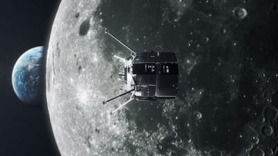 ચંદ્ર હંમેશા આપણા માટે ઉત્સુકતાનું કેન્દ્ર રહ્યો છે. પૌરાણિક કથાઓમાં, જ્યાં ચંદ્રને દેવતા, સૌંદર્ય અને કળાનો સ્વામી માનવામાં આવે છે. કવિતા અને કવિતાઓમાં ચાંદને પ્રેમાળ હ્રદયની અંદર રૂપક તરીકે શોભે છે. ચંદ્ર આજે અવકાશમાં વૈજ્ઞાનિકો માટે સૌથી નજીકની દૃશ્યમાન ઉત્સુકતા છે.